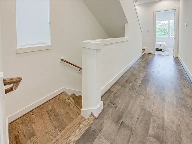 5839 Dolores St — Photo 15