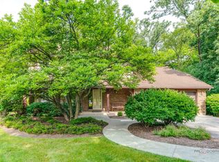 1758 Lexington Rd, Libertyville, IL 60048