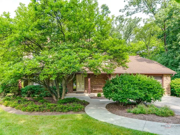 1758 Lexington Rd, Libertyville, IL 60048