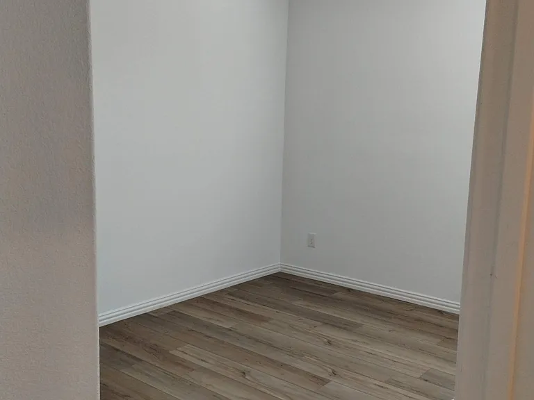 1103 Mahogany Ln — Photo 16