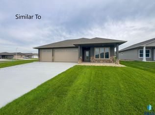 2416 E Tinley St, Brandon, SD 57005