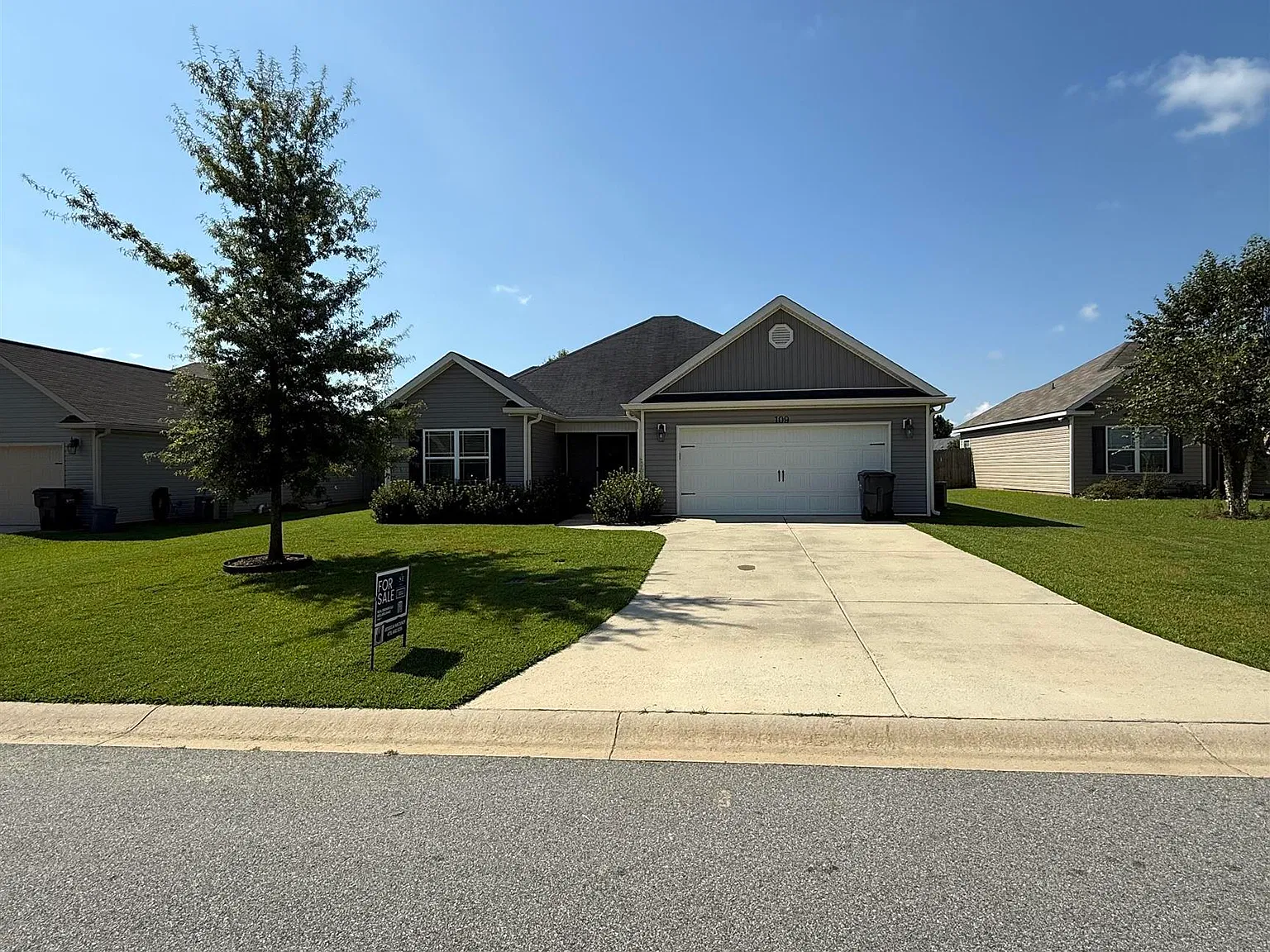 4 bed, 2.0 bath, 1699 sqft, $2,100 — Photo 1