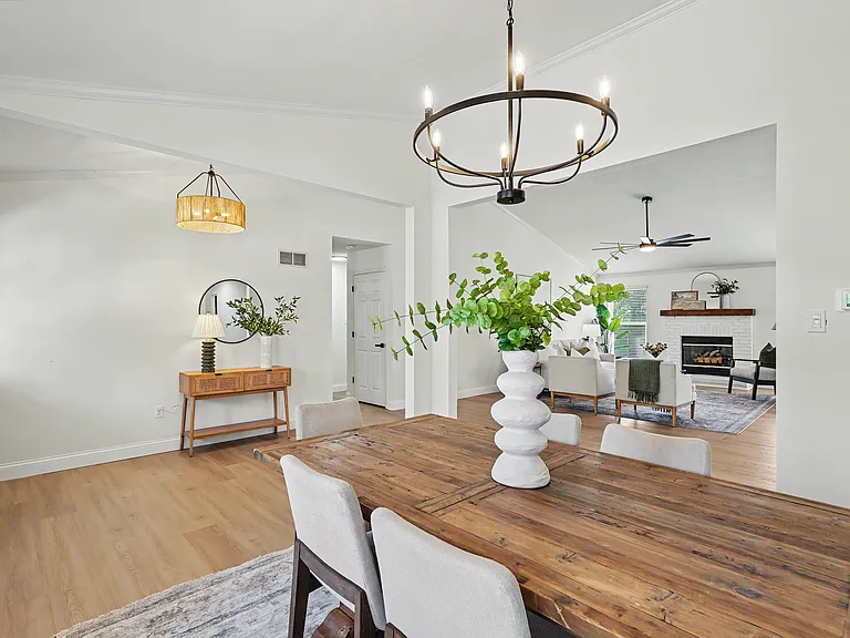 8003 Knights Crossing Dr — Photo 4
