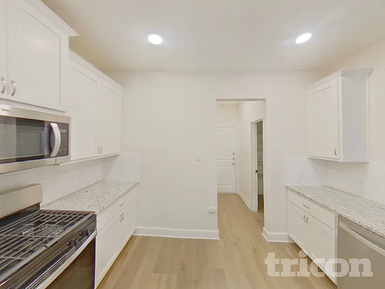 1106 Bullock Dr — Photo 9