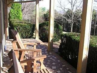 5th image of 82 Ravenswood Ln
