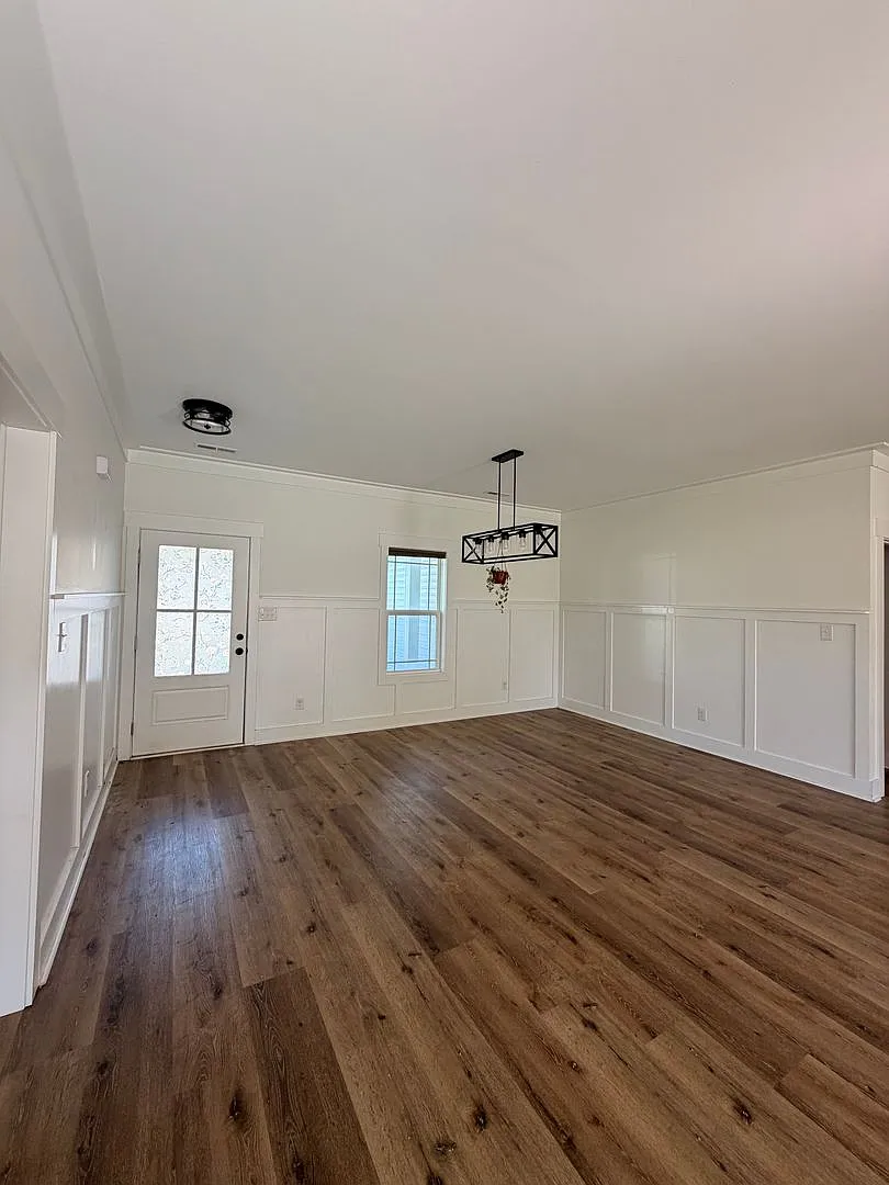 Newer 3 Bedroom Home In Richlands — Photo 3