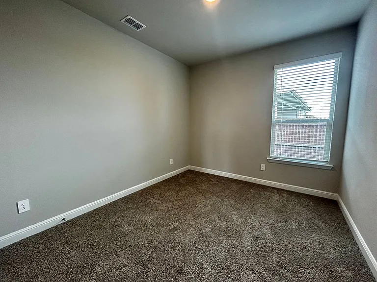 16028 Bronte Ln — Photo 21