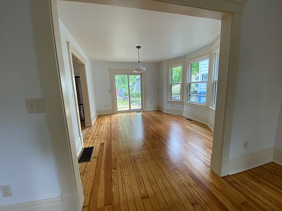 5th image of 736 Miller Ave