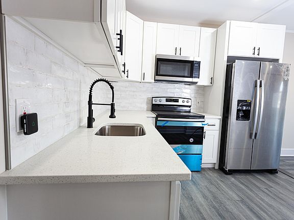 4th image of 61-38 164th St Floor 1