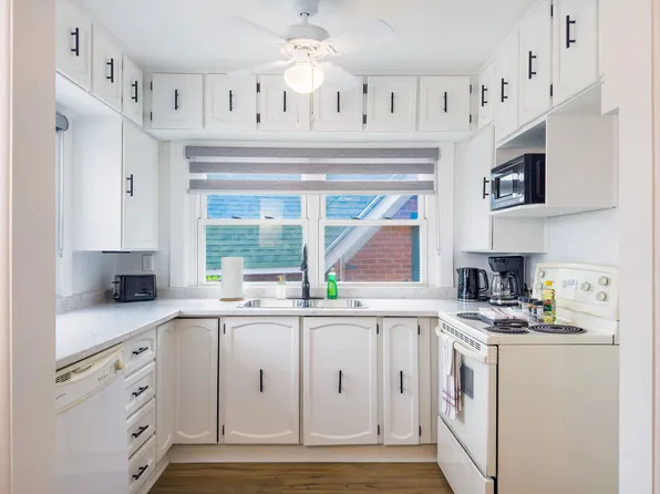 36 Main Street, Kawartha Lakes, Ontario, Canada, K0M 1A0