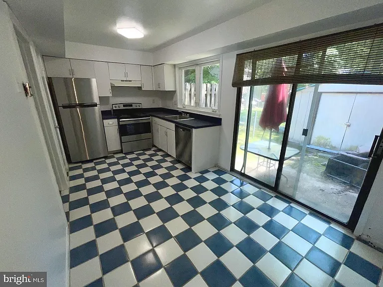 1 Dover Ct — Photo 5