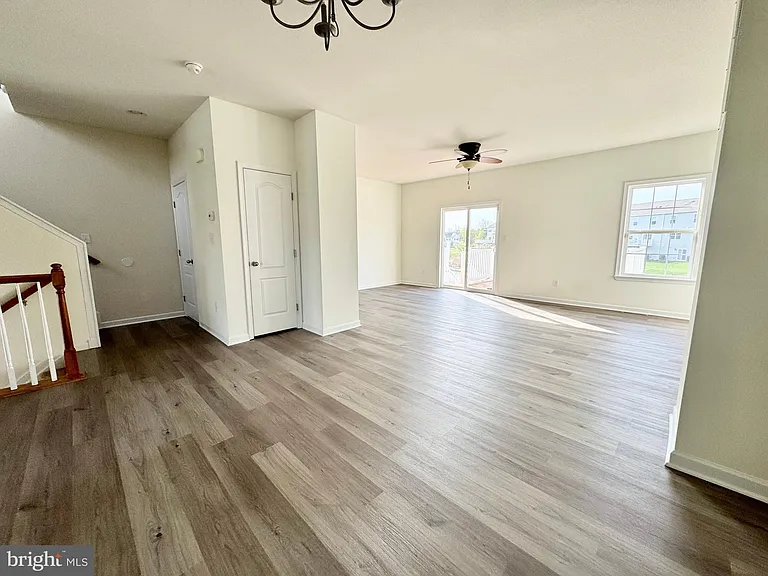 56 Nicholas Dr — Photo 2