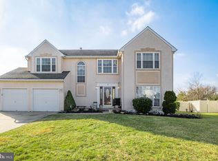 16 Sayre Dr, Sicklerville, NJ 08081