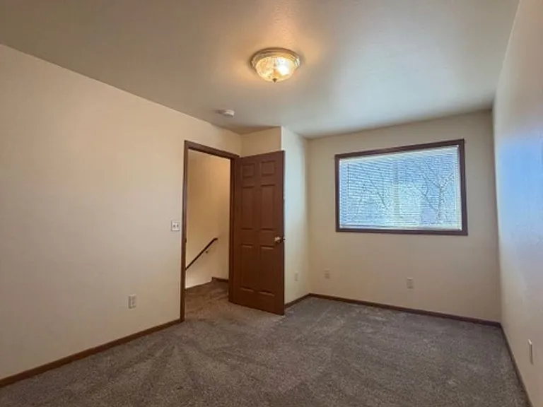 304 W Grant St — Photo 16
