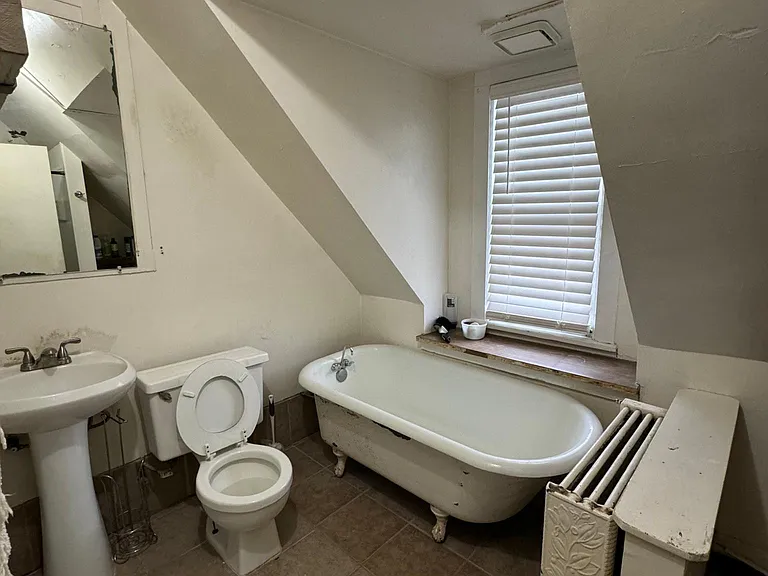 2201 Bryant Ave S #15 — Photo 15