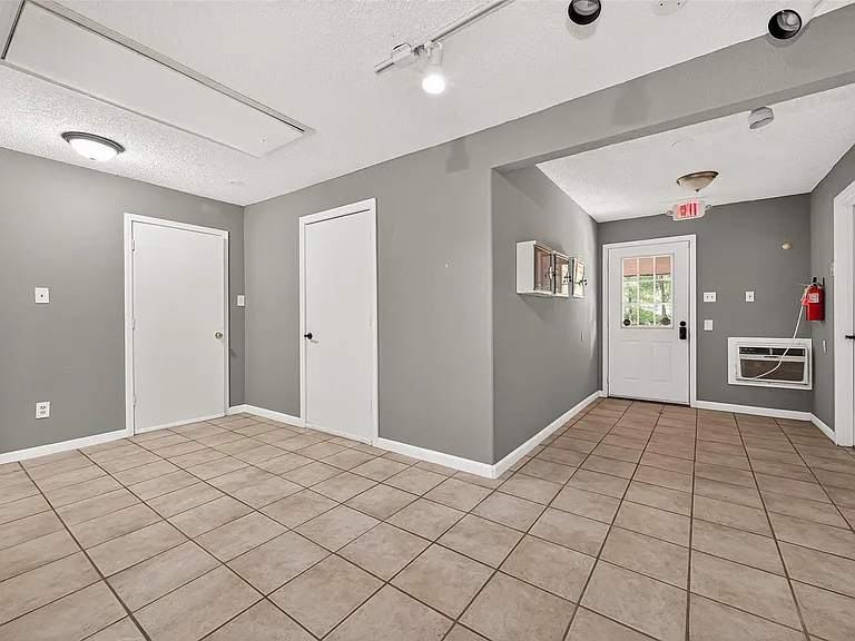 19002 Mirror Lake Dr — Photo 19