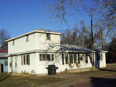 1st image of 820 E 16th St
