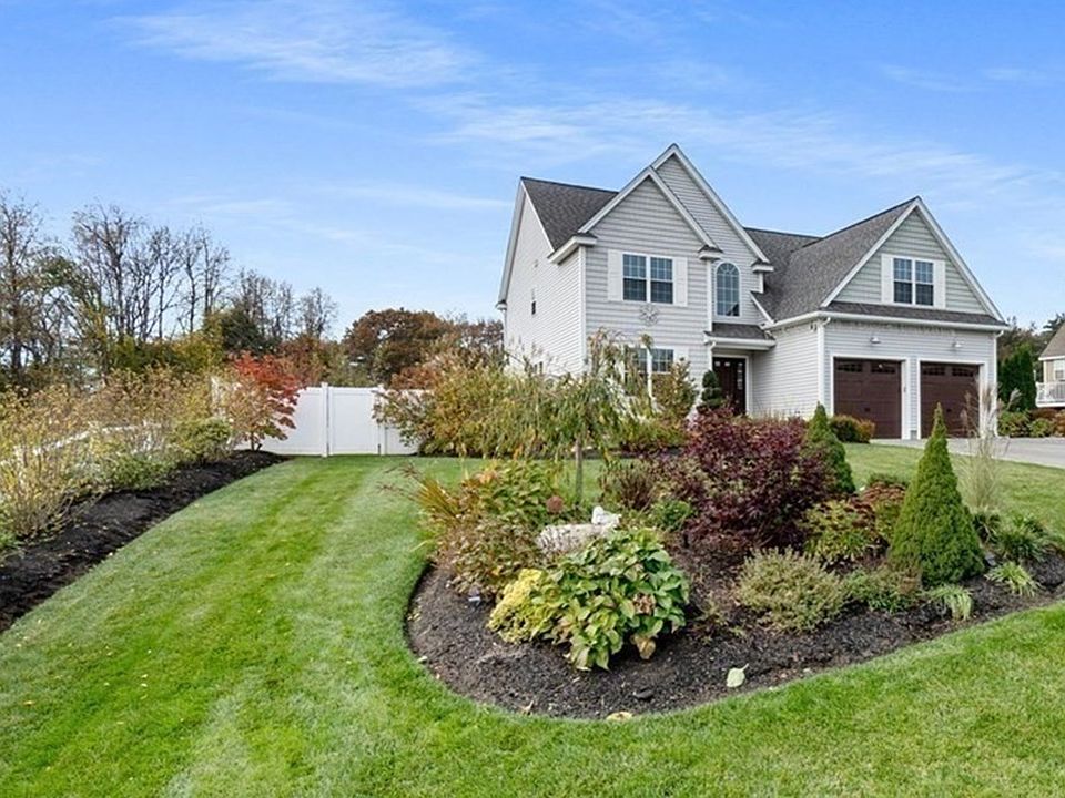 1st image of 2 Poplar Hill Cir