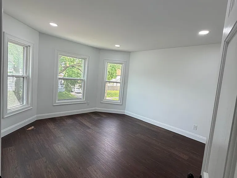 13 Grant St — Photo 7
