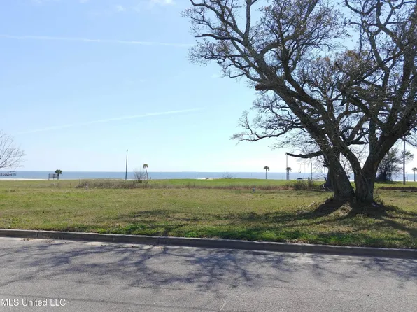 4116 Finley St, Gulfport, MS 39501