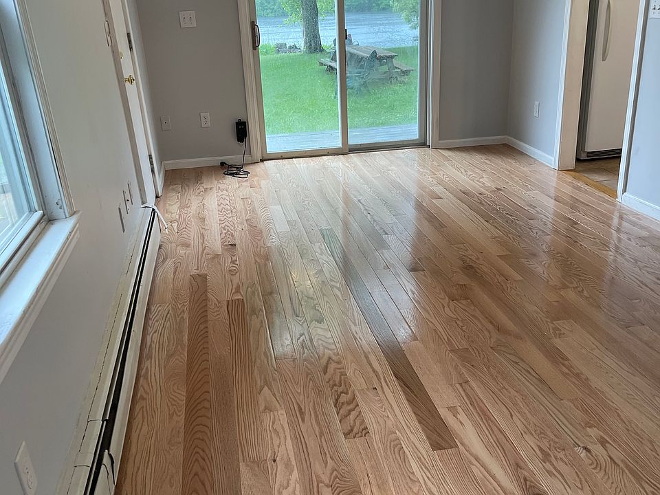 Living Room faces the pond