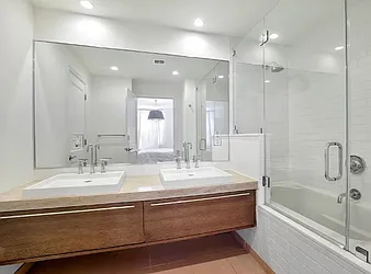 Rented by R New York