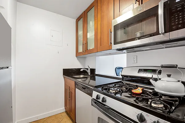 Rented by Corcoran | media 8