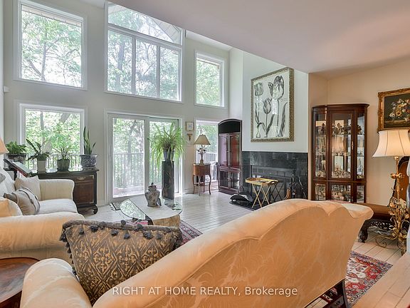 3rd image of 18 Doncrest Rd #9