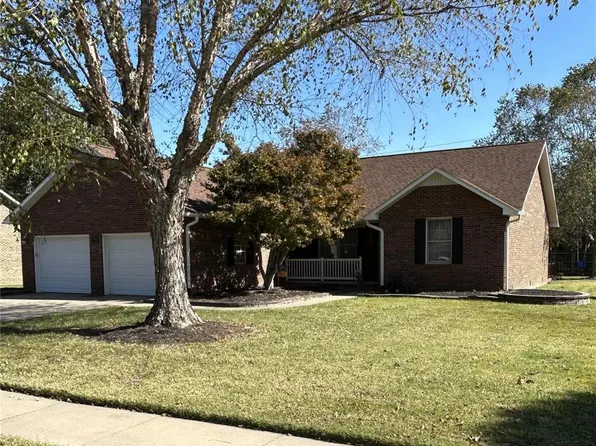 906 Pine St, Sikeston, MO 63801
