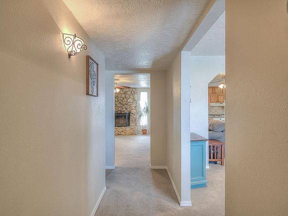 3rd image of 404 La Charles Dr NE
