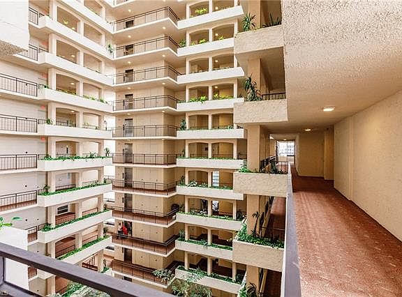 4th image of 4031 Gulf Shore Blvd N #6D