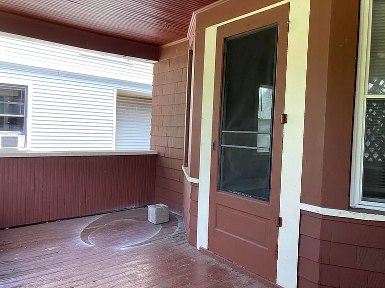 450 Meigs St — Photo 5