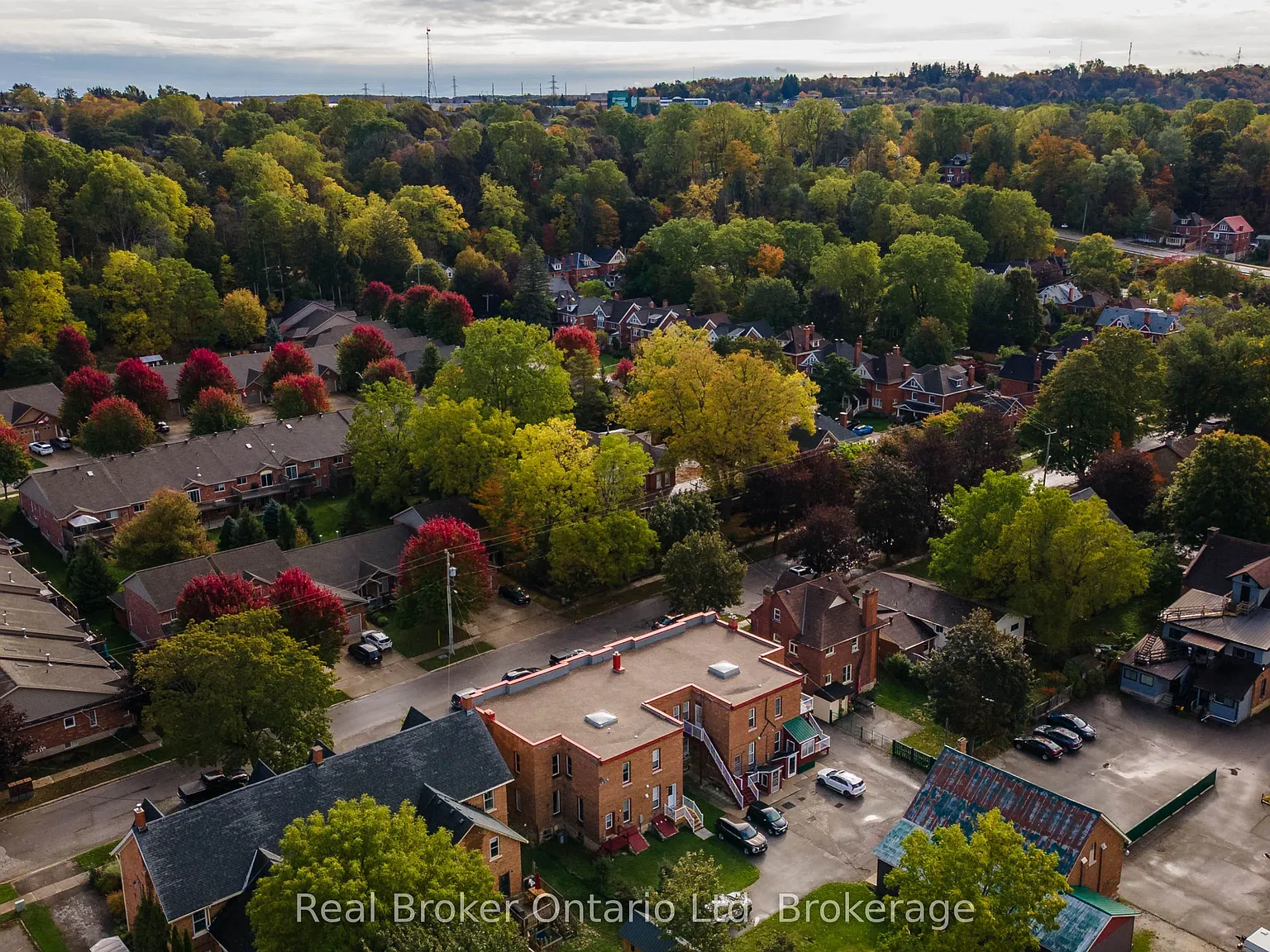 3 bed, $1,400 — Photo 2