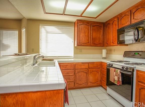 4th image of 39641 Hearthstone Ct