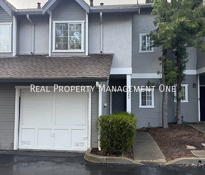 242 Birch Creek Dr — Photo 1