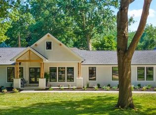 8932 Mohawk Ln, Leawood, KS 66206