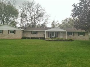 2355 Karen Dr, Howell, MI 48855