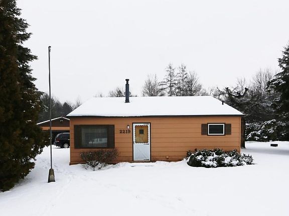 2nd image of 2219 Oak St