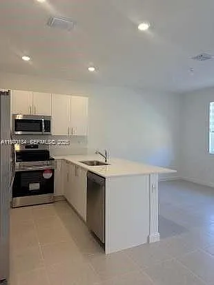 621 SE 13th Street Cir #1 — Photo 2