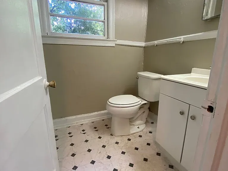 1035 Fisk Ave — Photo 5