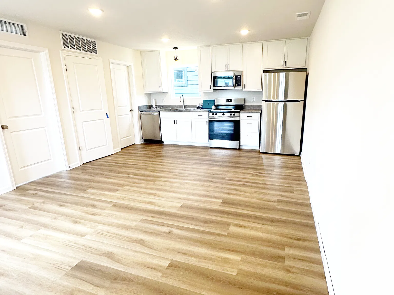 2602 Winthrop Ave — Photo 3