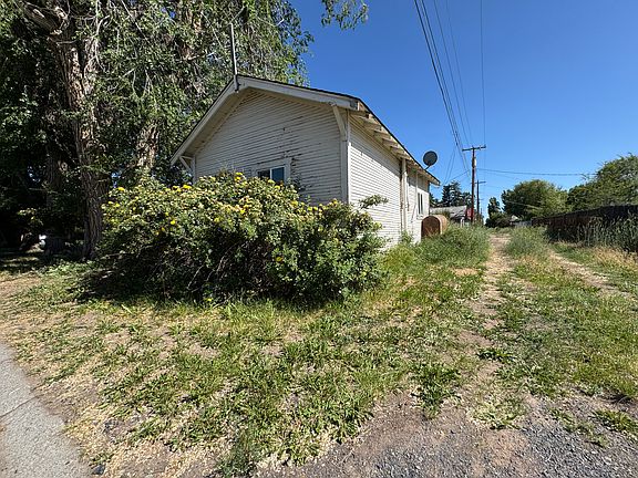 2nd image of 104 S Egan Ave