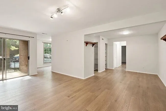 3378 Woodburn Rd #11 — Photo 1