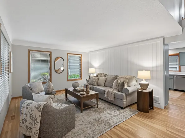 839 Arbogast St, Shoreview, MN 55126