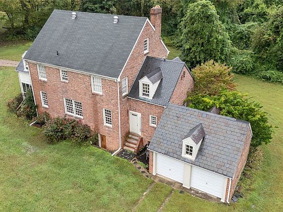 4th image of 631 Grayson Ave