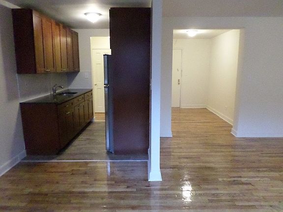 5th image of 3515 Leverich St APT 107