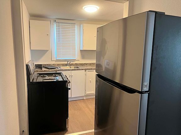5th image of 923 S 3rd St