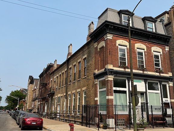 2nd image of 1410 W Blackhawk St #3E