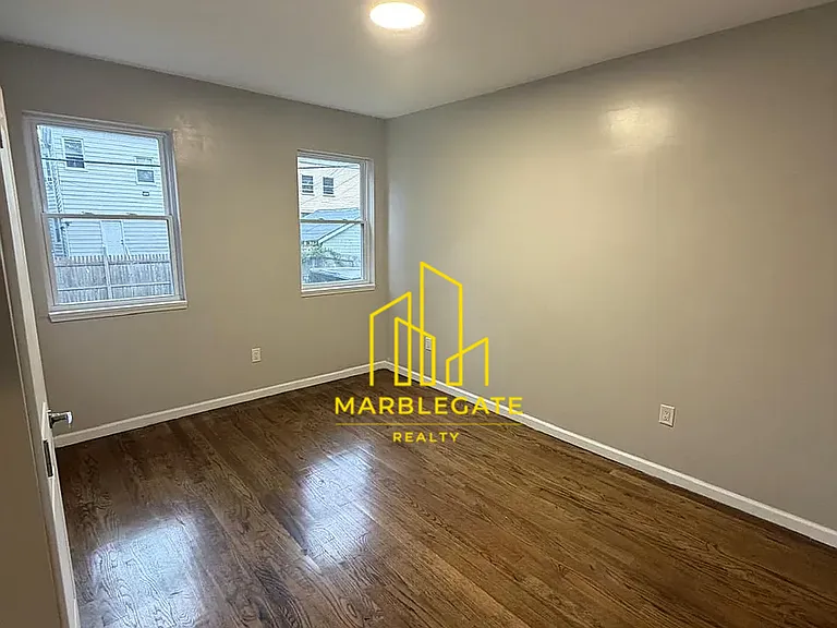 43 N 16th St #11 — Photo 6