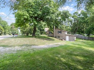 1800 Brewer Rd, Howell, MI 48855